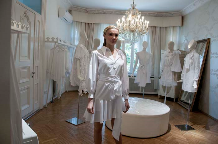 ÖZLEM SÜERDEN WHITE SHIRT KOLEKSİYON TANITIMI