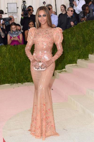 MET GALA KIYAFETLERİ