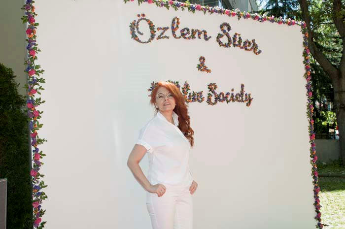 ÖZLEM SÜERDEN WHITE SHIRT KOLEKSİYON TANITIMI