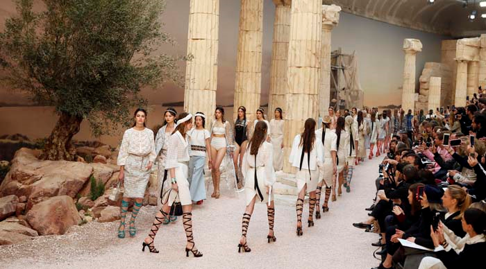 CHANEL CRUISE DEFİLESİ GERÇEKLEŞTİ