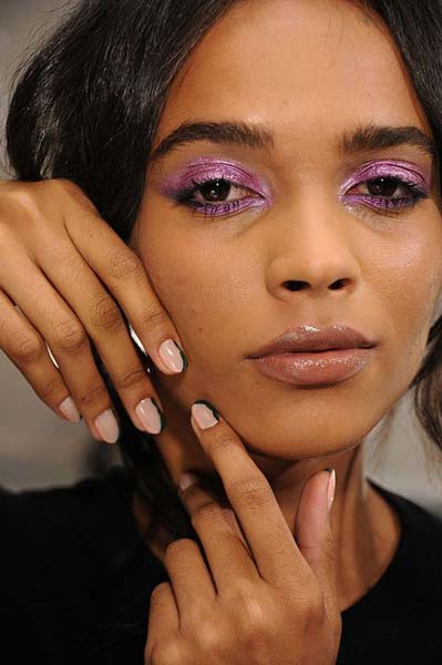 DİKKAT ÇEKİCİ TIRNAKLAR