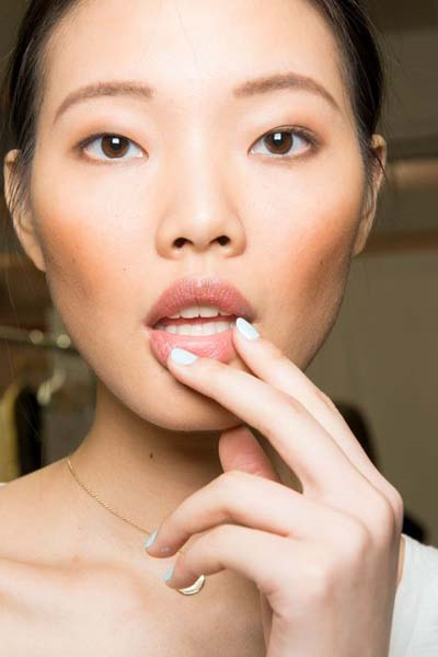 DİKKAT ÇEKİCİ TIRNAKLAR