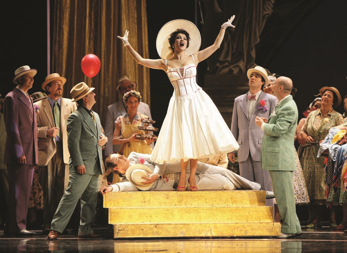 ATIL KUTOĞLUNUN LÜKSLERİ