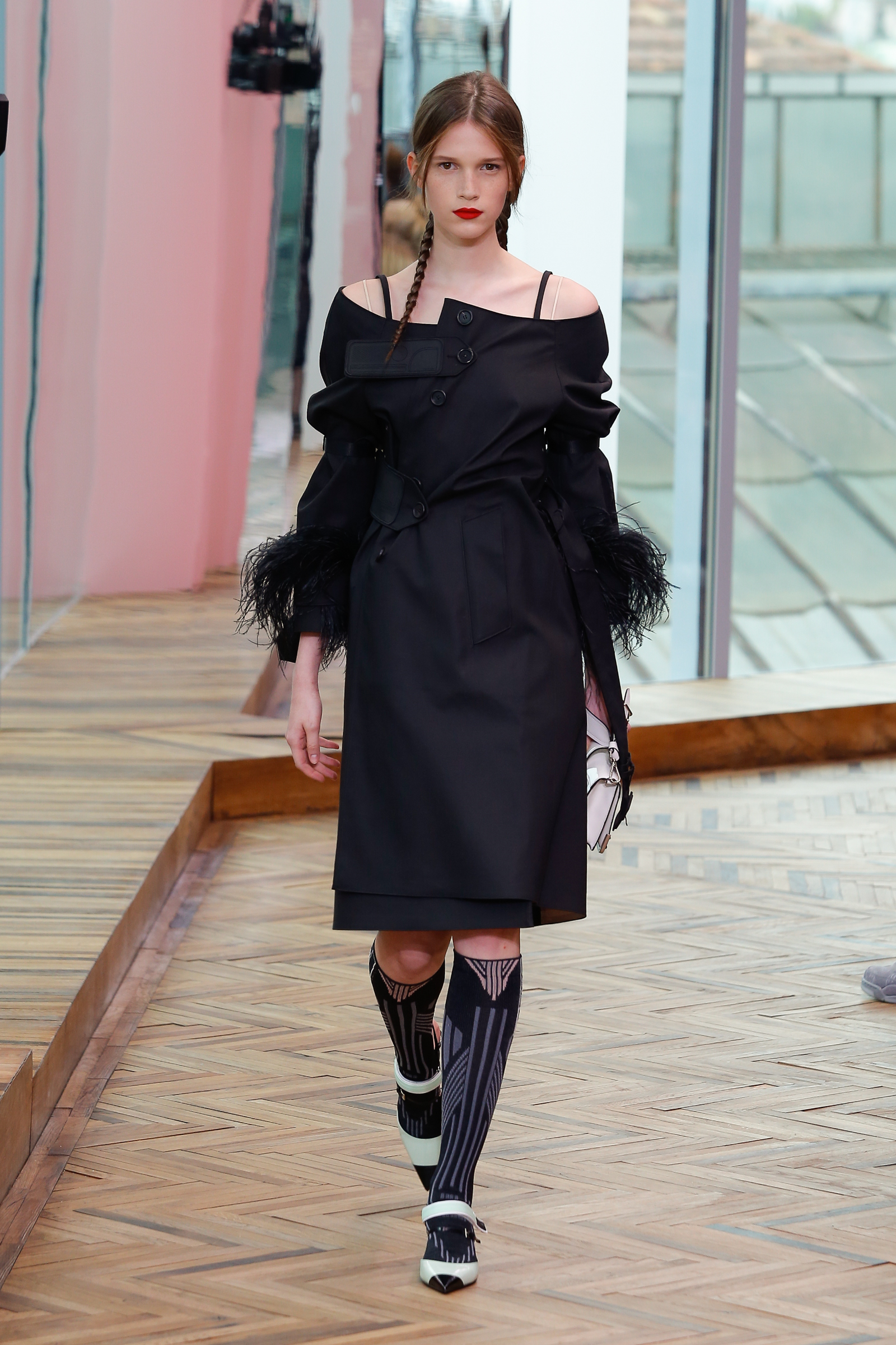 MİLANODA PRADA RESORT DEFİLESİ