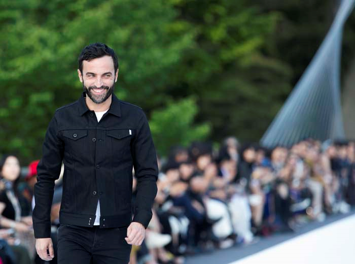 LOUIS VUITTON 2018 CRUISE DEFİLESİ GERÇEKLEŞTİ