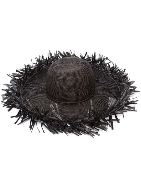 PLAJLARIN VAZGEÇİLMEZİ HASIR ŞAPKALAR