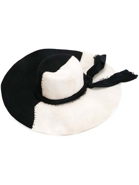 PLAJLARIN VAZGEÇİLMEZİ HASIR ŞAPKALAR