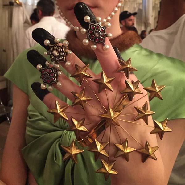 GUCCI RESORT 2018 DEFİLESİNDEN GÖZ ALICI DETAYLAR