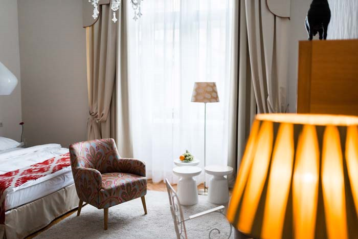 ATIL KUTOĞLU İMZALI SUİT