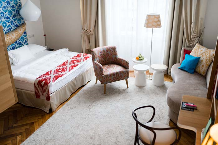 ATIL KUTOĞLU İMZALI SUİT