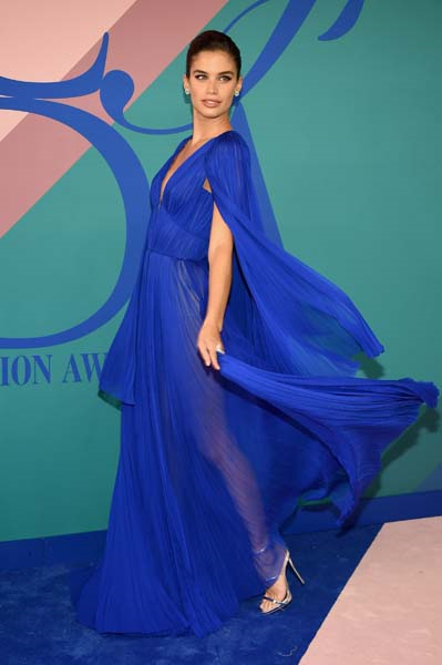 2017 CFDA KIRMIZI HALININ EN ŞIKLARI