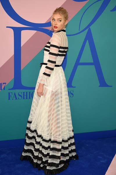 2017 CFDA KIRMIZI HALININ EN ŞIKLARI