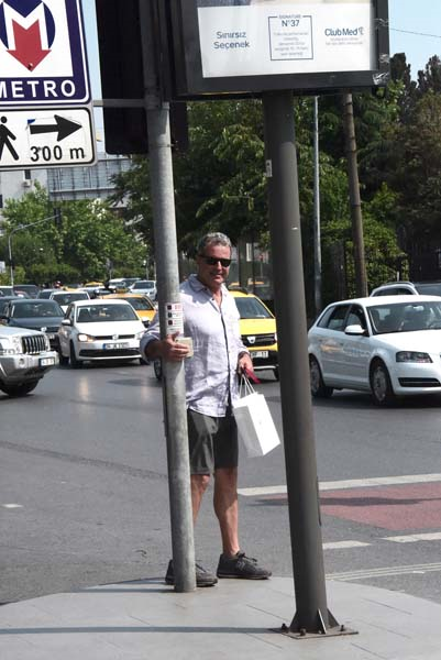 MAĞAZASINI KONTROLE GELDİ