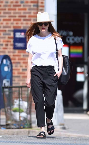 HOLLYWOOD YILDIZLARININ SOKAK STİLİ