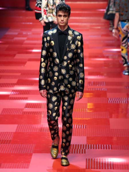 DOLCE & GABBANA 2018 İLKBAHAR-YAZ DEFİLESİ