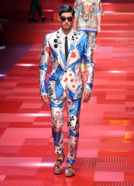 DOLCE & GABBANA 2018 İLKBAHAR-YAZ DEFİLESİ