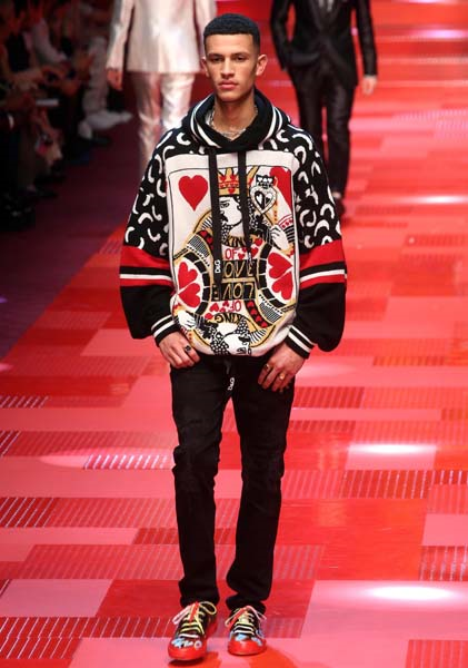 DOLCE & GABBANA 2018 İLKBAHAR-YAZ DEFİLESİ