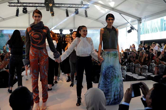 VAKKO ESMOD MEZUNLARINDAN ÖZEL DEFİLE