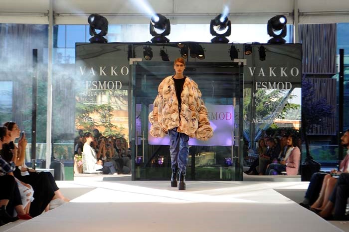 VAKKO ESMOD MEZUNLARINDAN ÖZEL DEFİLE