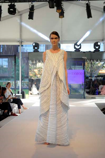 VAKKO ESMOD MEZUNLARINDAN ÖZEL DEFİLE