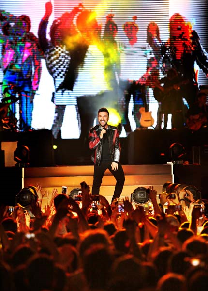 TARKAN AZERBEYCANDA KONSER VERDİ