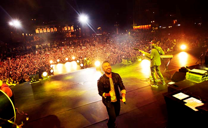 TARKAN AZERBEYCANDA KONSER VERDİ