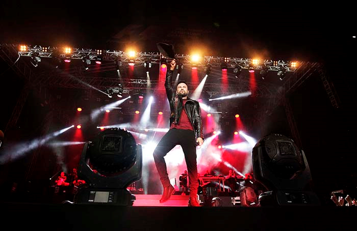 TARKAN AZERBEYCANDA KONSER VERDİ