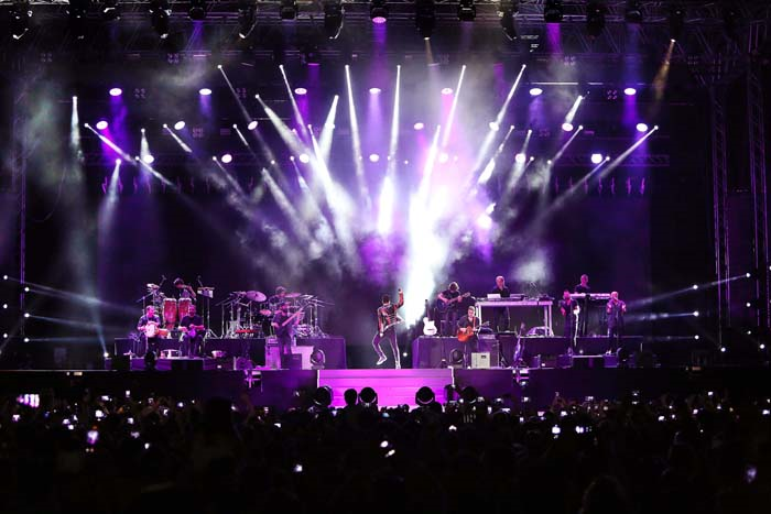 TARKAN AZERBEYCANDA KONSER VERDİ