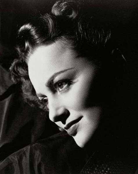 BİR DEVRİN KADINI: OLIVIA DE HAVILLAND