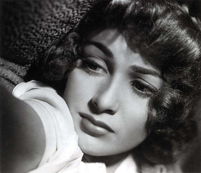 BİR DEVRİN KADINI: OLIVIA DE HAVILLAND