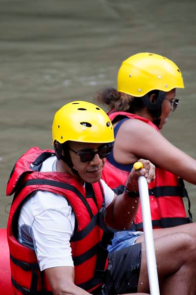 OBAMA AİLESİNİN ENDONEZYA TATİLİ