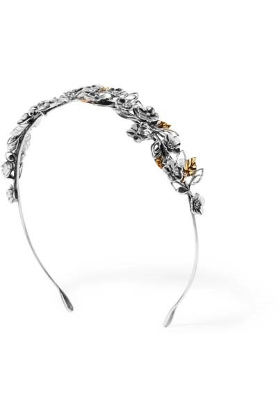 GÖSTERİŞLİ SAÇ AKSESUARLARI İLE STİLİNİZİ TAMAMLAYIN