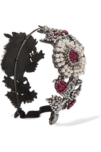 GÖSTERİŞLİ SAÇ AKSESUARLARI İLE STİLİNİZİ TAMAMLAYIN