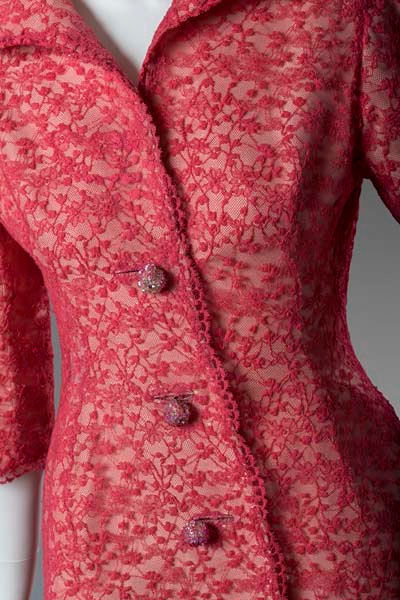 YAŞAYAN MODA EFSANESİNDEN SERGİ