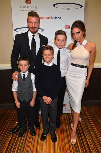 BECKHAM ÇİFTİ 18. EVLİLİK YIL DÖNÜMLERİNİ KUTLUYOR