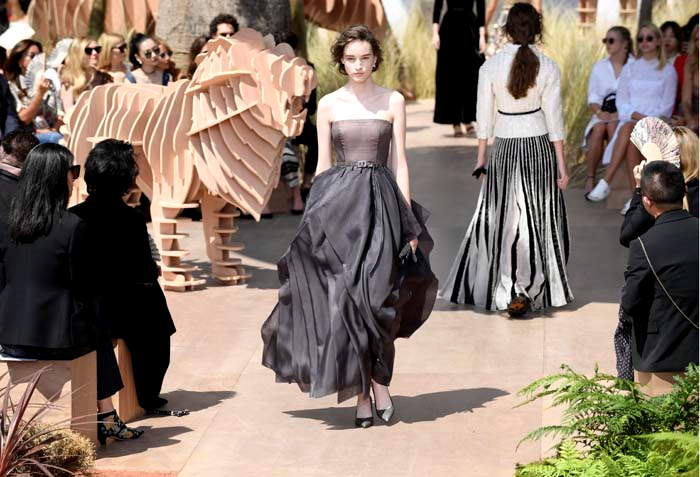 PARİS HAUTE COUTURE HAFTASI SONA ERDİ