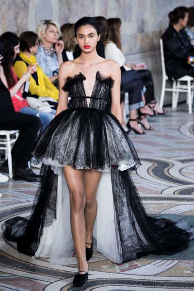 PARİS HAUTE COUTURE HAFTASI SONA ERDİ