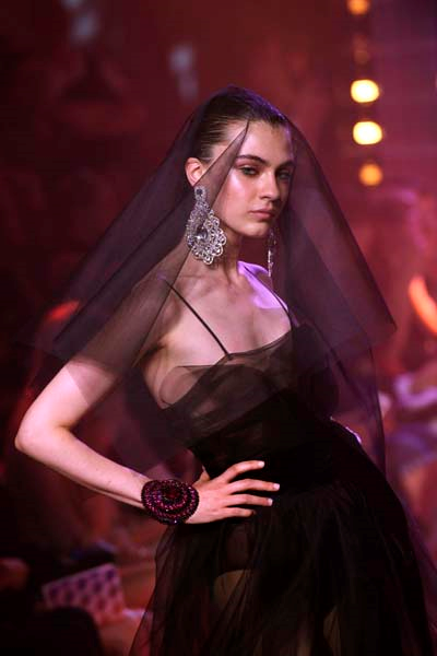 PARİS HAUTE COUTURE HAFTASI SONA ERDİ