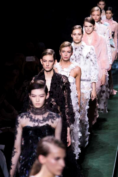 PARİS HAUTE COUTURE HAFTASI SONA ERDİ