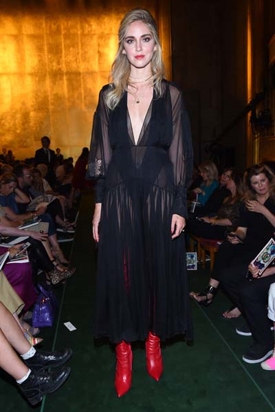 FENDI DEFİLESİNİ İZLEMEYE GELDİLER