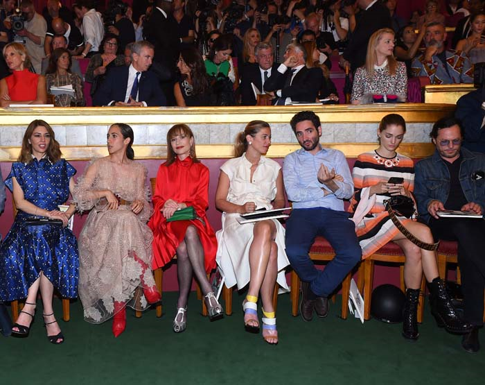 FENDI DEFİLESİNİ İZLEMEYE GELDİLER