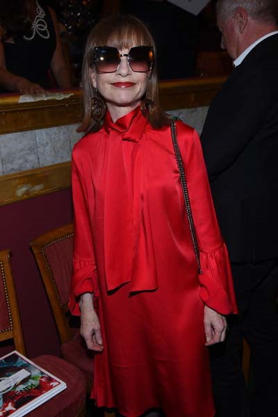 FENDI DEFİLESİNİ İZLEMEYE GELDİLER