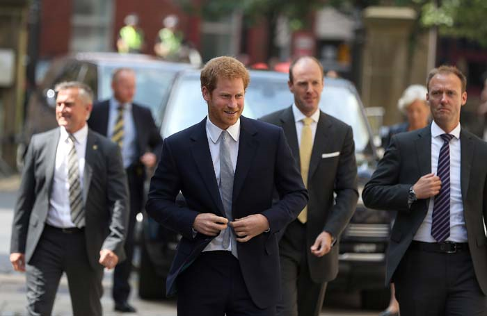 PRENS HARRYNİN LEEDS ZİYARETİ