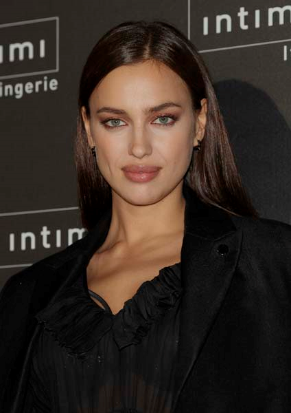 IRINA SHAYK VE BRADLEY COOPER ÇİFTİNİN KIZLARI LEA