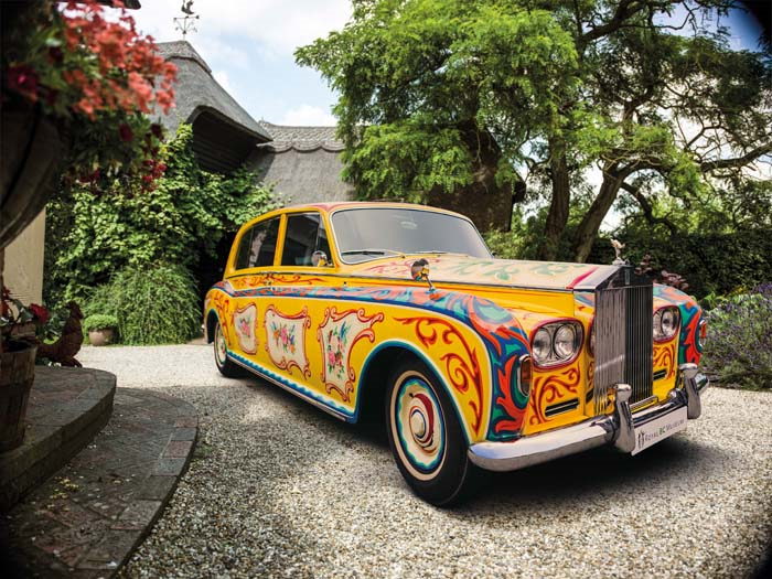 JOHN LENNON'IN ROLLS ROYCE'U SERGİLENİYOR