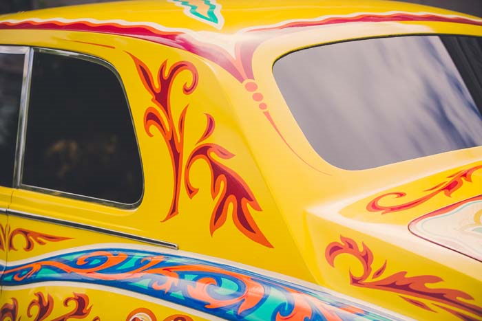 JOHN LENNON'IN ROLLS ROYCE'U SERGİLENİYOR