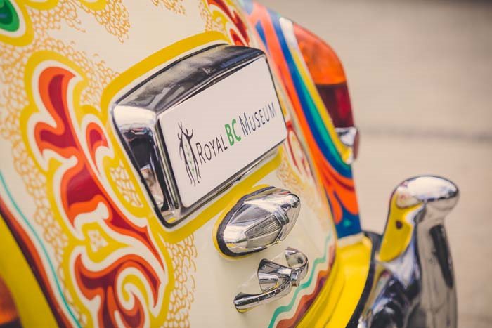 JOHN LENNON'IN ROLLS ROYCE'U SERGİLENİYOR