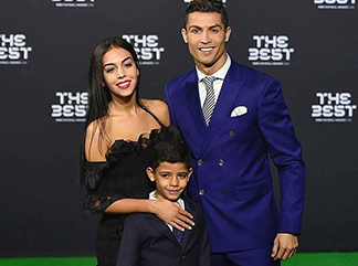 CRISTIANO RONALDO 3. KEZ BABA OLUYOR!