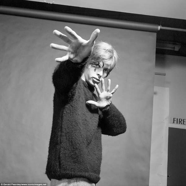 DAVID BOWIE’NİN GÖRÜLMEMİŞ FOTOĞRAFLARI 