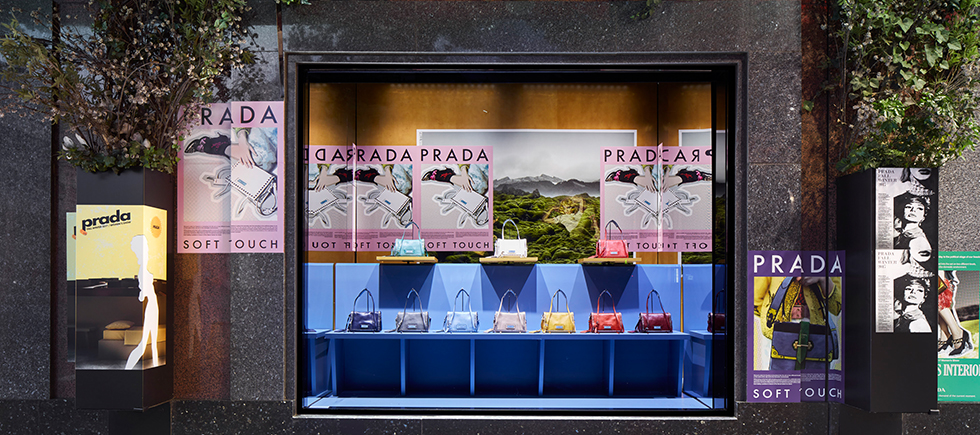 PRADA PARİS'İ ELE GEÇİRDİ